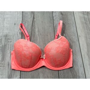 Victoria’s Secret Body by Victoria Lined Demi  Bra size 32DD